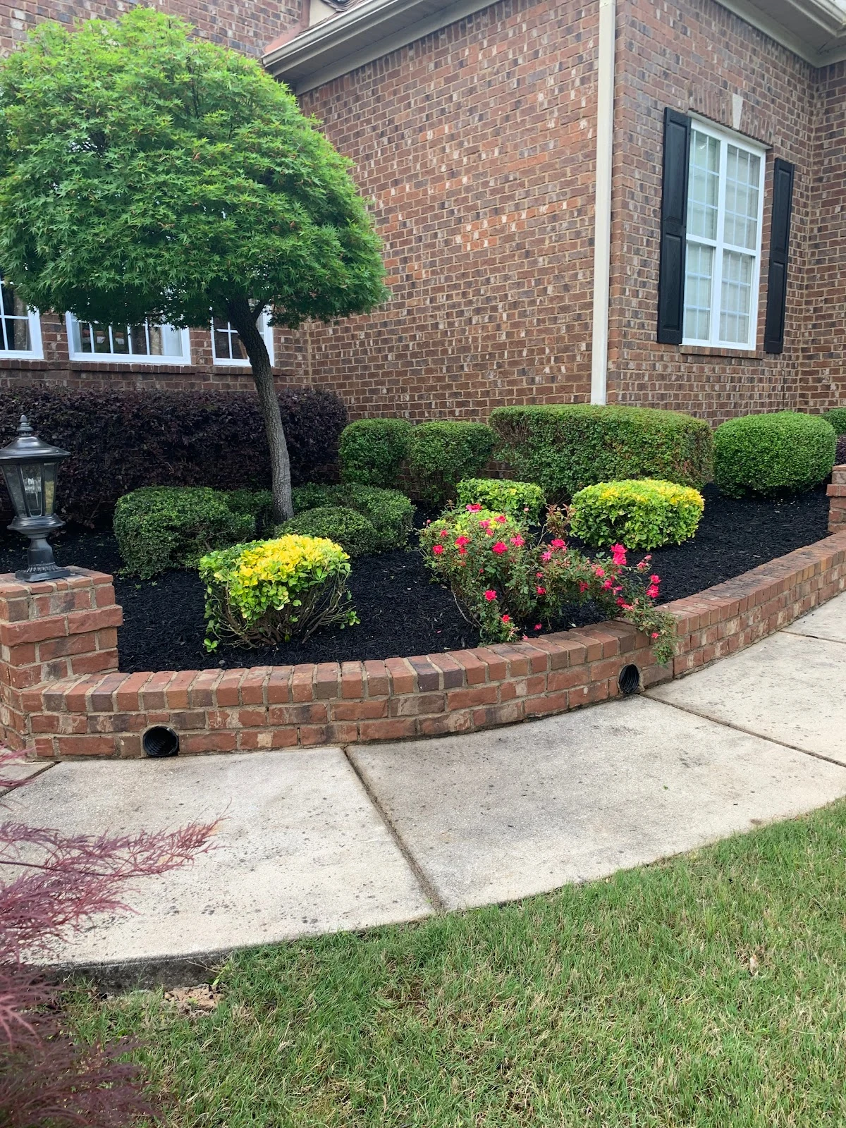Rafael landscaping/mowing storefront in Fort Payne, AL